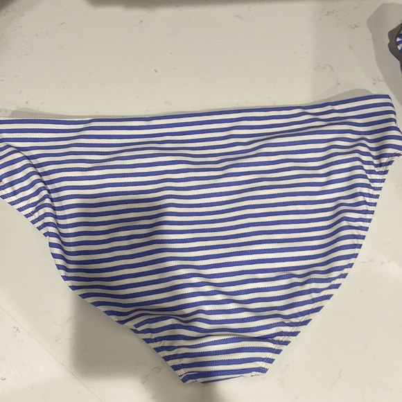 3x 24w-26w beautiful blue and white pinstriped bikini ❤️🔥 NWT - Picture 6 of 11